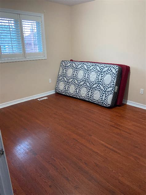 Perfect for ONE working professional who is looking for clean and quiet place No pet No smoking, Marijuan. . Kijiji room for rent in brampton